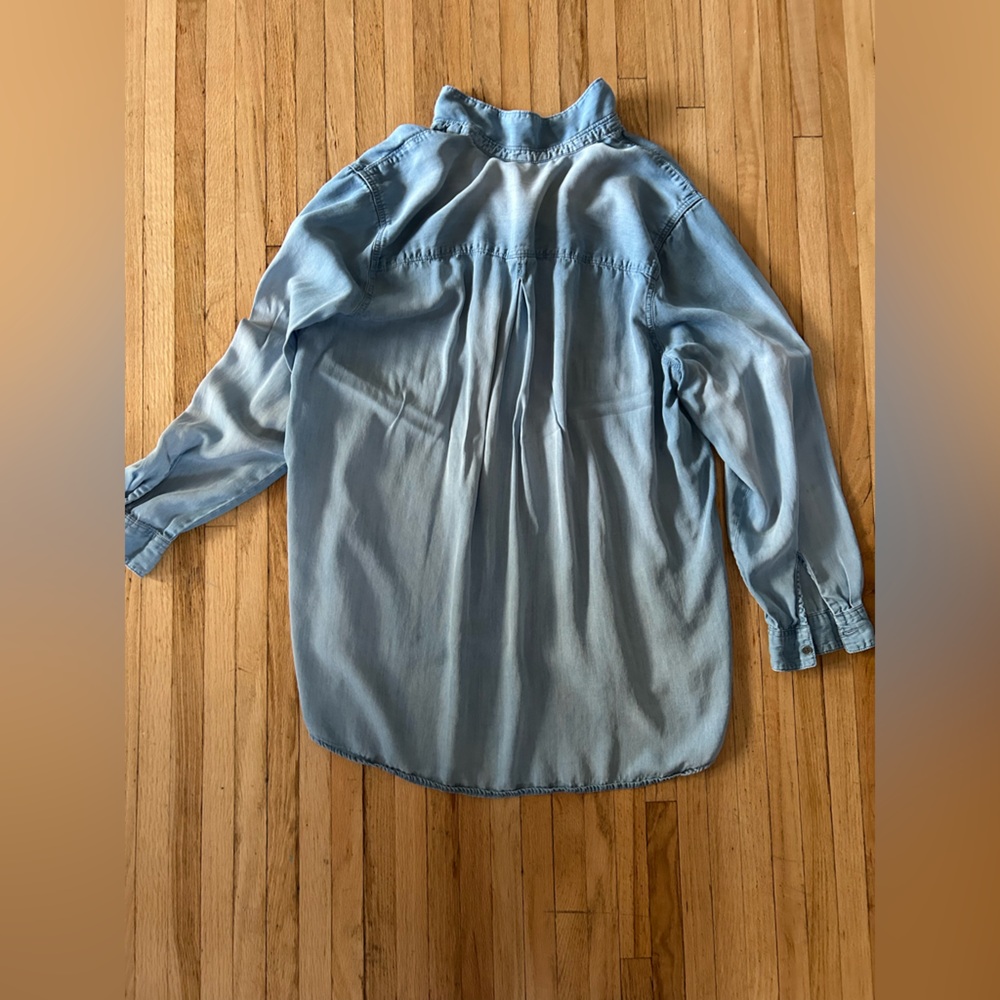 Denver Hayes Women's Light Blue Button Down Shirt - Picture 10 of 10